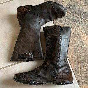 DKNY men’s leather boots, brown, size 10.5 (44)